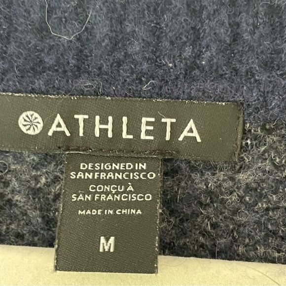 Athleta Wool Blend Animal Print Blue Gray Pullover Sweater sz. M #01 - Picture 4 of 6